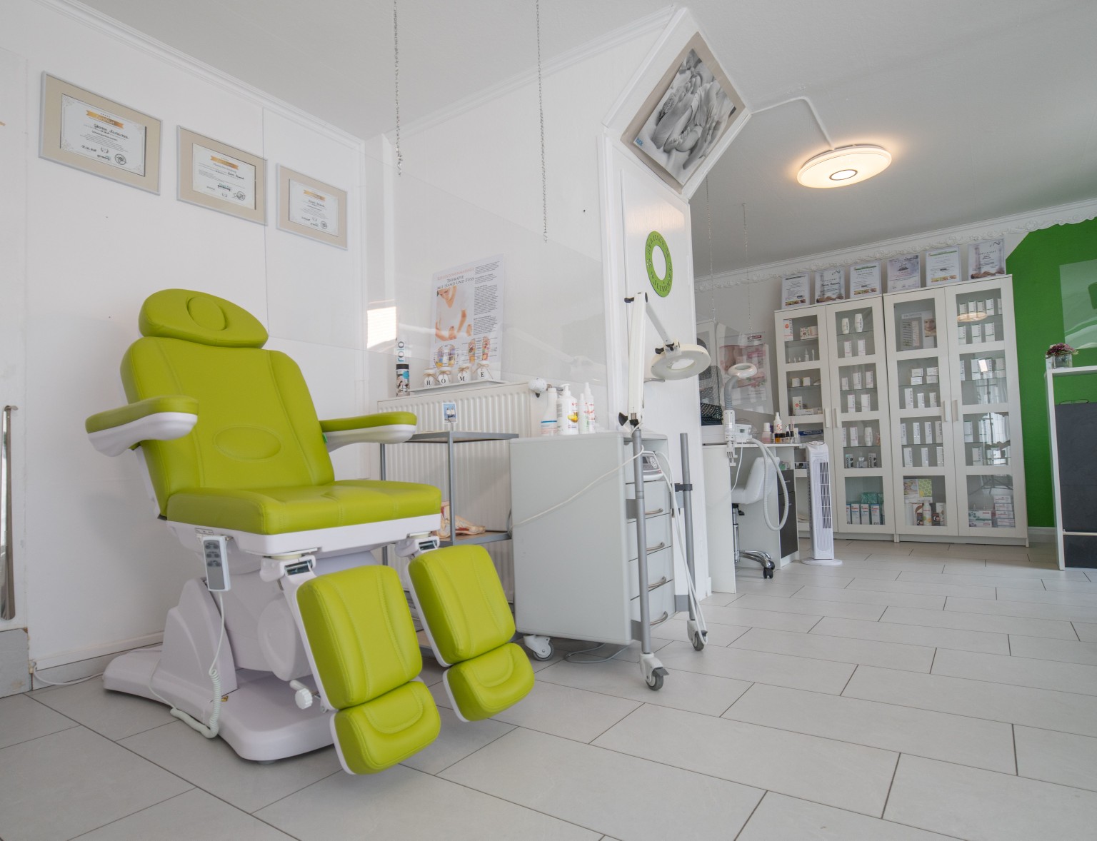 Bright professional clinic interior, representing the clinic lead generation case study